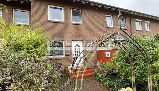 Bild von Großes Reihenmittelhaus mit zwei Bädern und Carport in attraktiver Lage von Bad Bramstedt