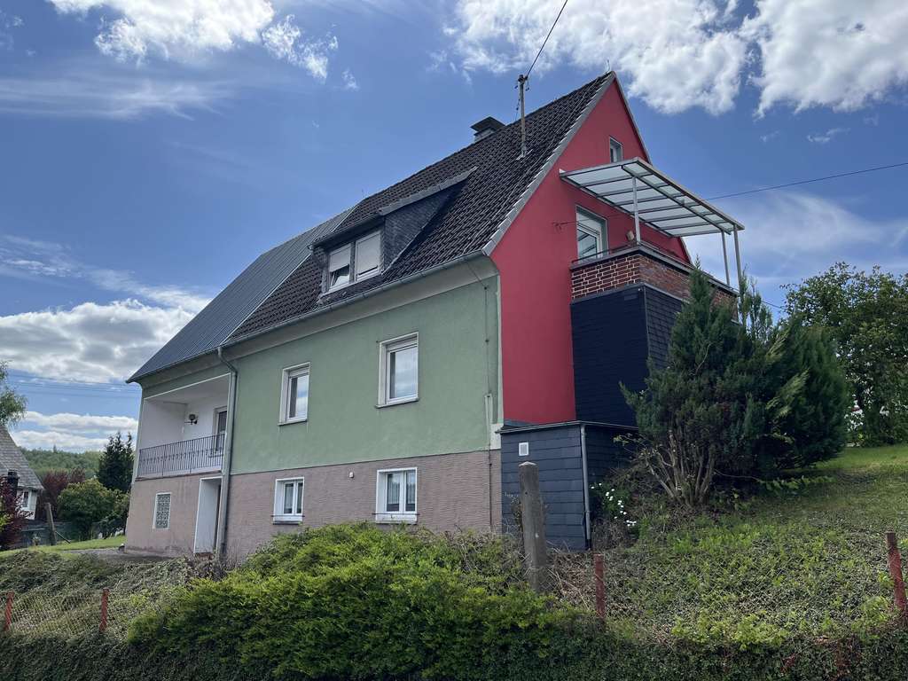 Immobilie in Burbach - Ein-/ Zweifamilienhaus in ruhiger Ortsrandlage von Würgendorf mit großem sonnigen Grundstück! - Bild 0