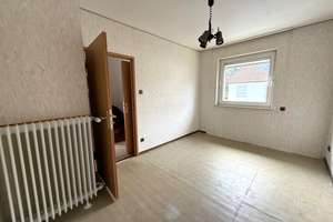 Einfamilienhaus (DHH) + Garage in schöner und ruhiger Lage auf einem 522 m² großem Gartengrundstück! – Die vollständige Adresse der Immobilie erhältst du vom Anbieter., 60439 Heddernheim, Frankfurt am Main – Vorschaubild 5