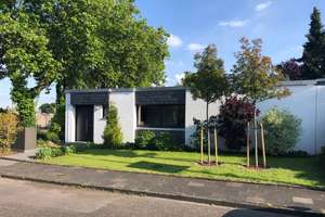 Familienfreundlicher sanierter 4,5-Zimmer-Bungalow mit EBK in Köln-Ossendorf