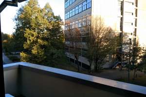  Sonnige 1-Zimmer-Wohnung mit Balkon und EBK in Erlangen – Die vollständige Adresse der Immobilie erhältst du vom Anbieter., 91054 Loewenich, Erlangen – Vorschaubild 2