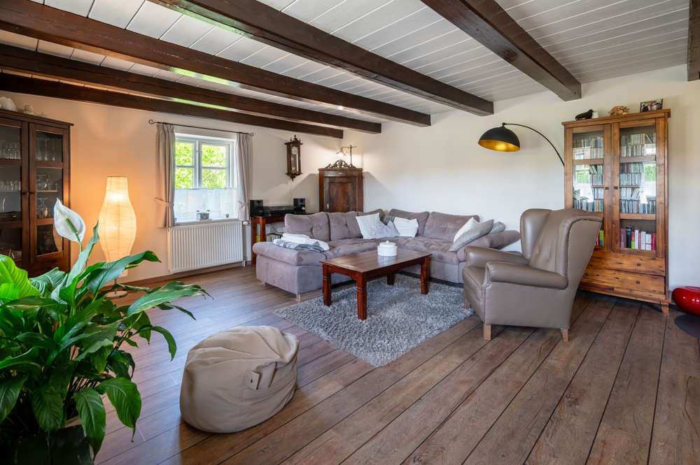 Immobilie in Stapel - Seltene Gelegenheit: Reetdachhaus plus Bungalow inmitten einer beliebten Ferienregion. - Bild 13