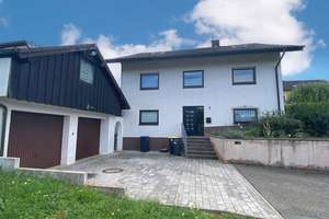Einfamilienhaus mit ELW, gesamt 211 m² WFL, 751 m² Grundstück, Wintergarten u. Doppelgarage – Birkenstraße 7, 74850 Schefflenz – Vorschaubild 2