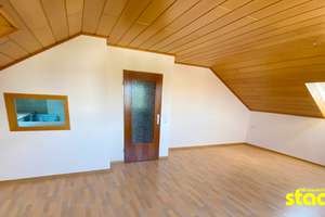 GEMÜTLICHE DACHGESCHOSSWOHNUNG MIT EINBAUKÜCHE *** SULZBACH AM MAIN – Die vollständige Adresse der Immobilie erhältst du vom Anbieter., 63834 Sulzbach am Main – Vorschaubild 3