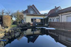 Gepflegtes Zweifamilienhaus mit großzügigem Garten, Pool und Erbpachtgrundstück in begehrter Lage – Die vollständige Adresse der Immobilie erhältst du vom Anbieter., 44287 Aplerbeck (Ortsteil), Dortmund – Vorschaubild 2