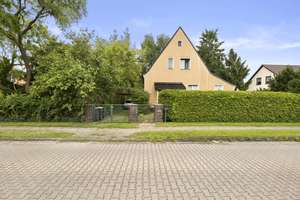 Guter Zustand, sofort beziehbar, 4,5 Zimmer mit großem Garten, ideal für Kleinfamilien – Die vollständige Adresse der Immobilie erhältst du vom Anbieter., 14612 Falkensee – Vorschaubild 3