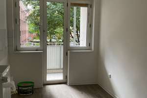 Einzugsbereit! Frisch sanierte 2,5-Zimmer-Wohnung mit Balkon – Elise-Lensing-Weg 10, 22305 Barmbek-Nord, Hamburg – Vorschaubild 2