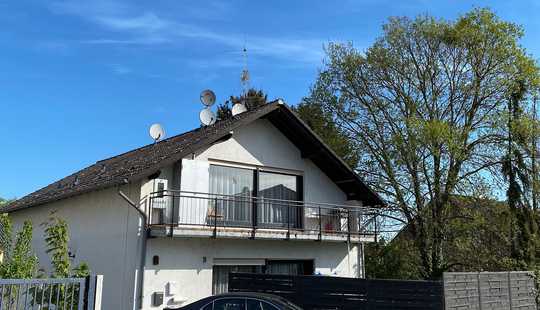 Bild von Mehrfamilienhaus mit Lagerhalle in KH-Bosenheim