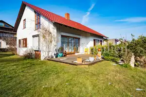 Einfamilienhaus in Top-Lage mit Garage & großem Garten, Perfekt für Familien, mit Blick auf die Burg – Zollernalbkreis – Vorschaubild 2