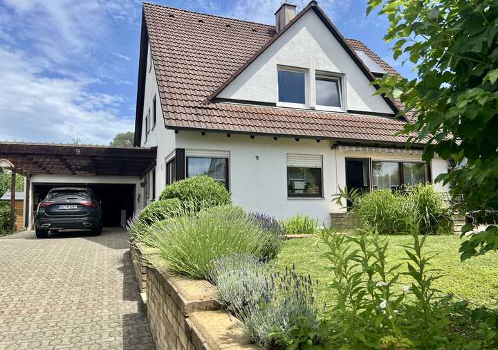 ***Reserviert *** Gepflegtes Zweifamilienhaus in begehrter und familienfreundlicher Wohnlage