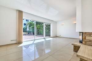 SPACIOUS AND ONLY 13 MINUTES TO CLAY! High-quality corner townhouse with garden, whirlpool, & garage – Die vollständige Adresse der Immobilie erhältst du vom Anbieter., 65203 Biebrich, Wiesbaden – Vorschaubild 4