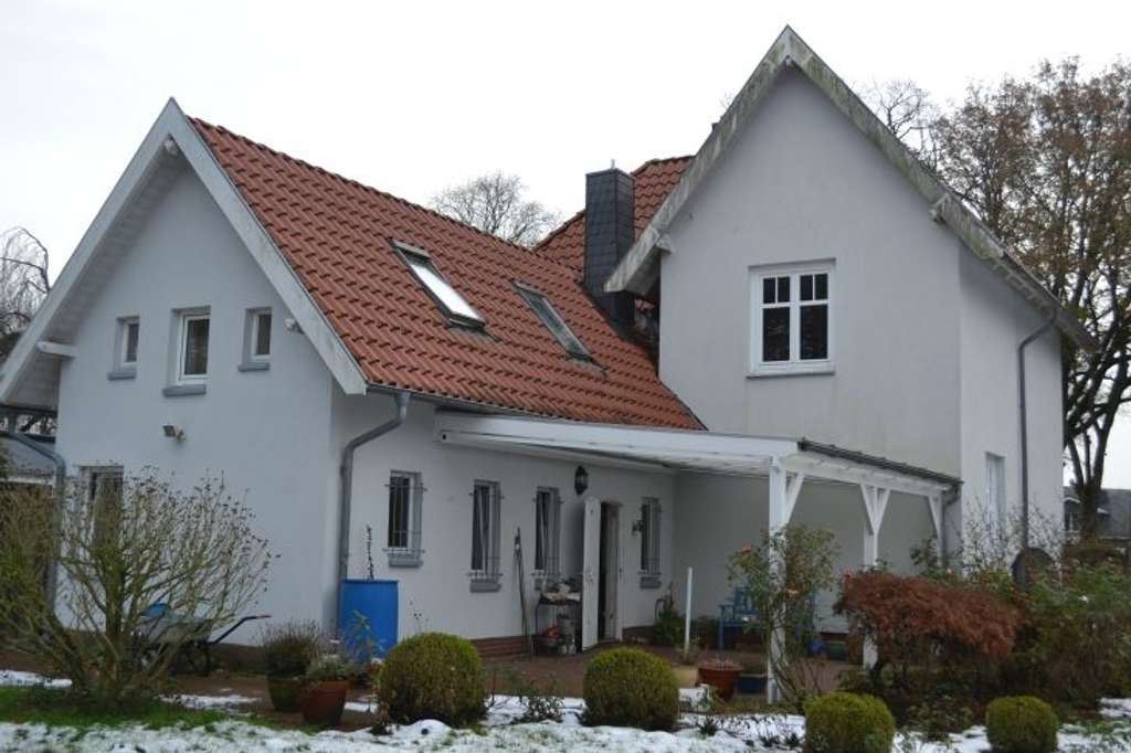 Immobilie in Hohenlockstedt - Verkauf eines individuellen Altbau-Bürgerhauses mit Doppelcarport in Hohenlockstedt bei Itzehoe - Bild 2