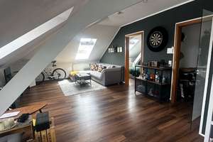 Schöne helle und ruhige 2 Zimmer Dachgeschoss Wohnung in Augsburg, Innenstadt – Stadtjägerstraße 6, 86152 Stadtjägerviertel, Augsburg – Vorschaubild 2