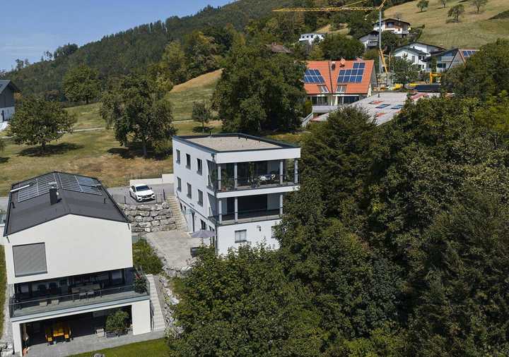 Attraktives Mehrfamilienhaus als Kapitalanlage mit Eigennutzungspotenzial in Fraxern
