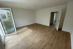Top-sanierte 3-Zi.-Eigentumswohnung mit Balkon, Garage & Kapitalanlagepotenzial – Regensburg Süd – Die vollständige Adresse der Immobilie erhältst du vom Anbieter., 93057 Konradsiedlung-Wutzlhofen, Regensburg – Vorschaubild 4