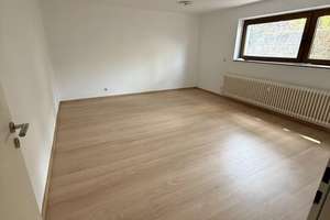Renovierte, helle 3-Zimmer Souterrain Wohnung in Neureut