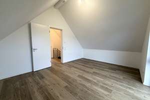 Geräumige und helle 5-Zimmer-Maisonette-Wohnung mit Balkon und Stellplatz – Die vollständige Adresse der Immobilie erhältst du vom Anbieter., 70599 Birkach-Süd, Stuttgart – Vorschaubild 18