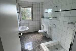 Doppelhaushälfte mit 2 Wohneinheiten, 3 Garagen und Garten – Essen – Vorschaubild 6