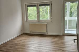 3 Zimmer-Wohnung, Erstbezug nach Renovierung, Eingehauster Balkon
