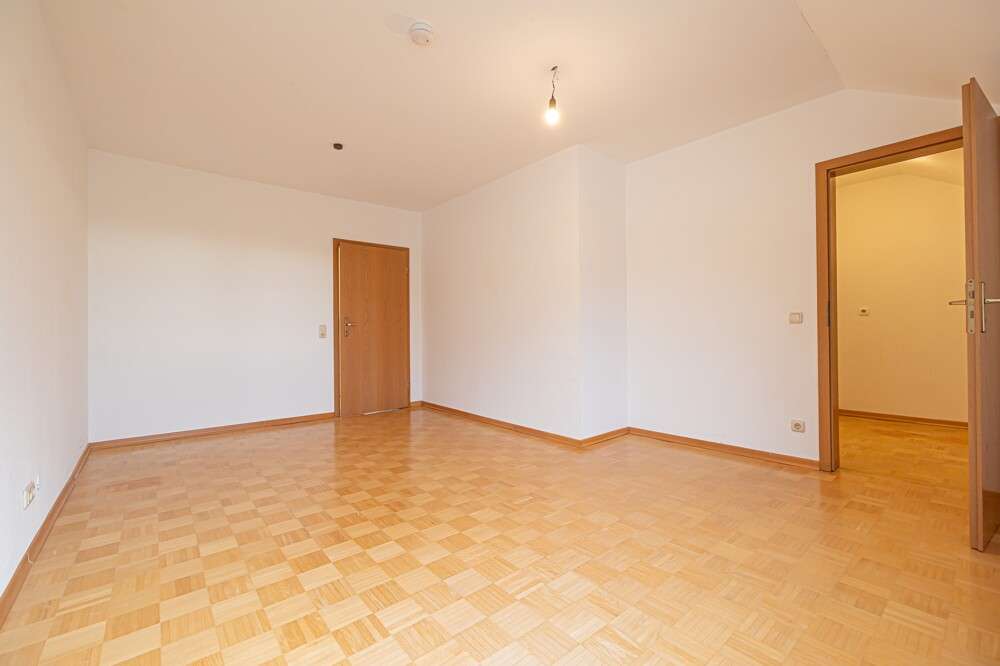 Immobilie in Hohenfelde - Top-Gepflegtes Anwesen mit 4 Wohnungen, Stall und Hauskoppel in Ostseenähe - Bild 12