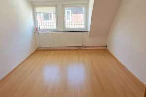 3 Zimmer-Mietwohnung mit Einbauküche, Termine direkt mit Vermieter, siehe Beschreibung – Über dem Gerichte 33a, 37603 Holzminden – Vorschaubild 3