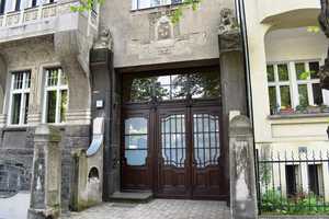Helmholtzstraße 5, überragende Altbauetage
- in Trendlage, Schlossgefühl im Entrée und Garten
- ve – Berlin – Vorschaubild 6
