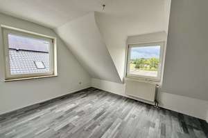 Helle 3-Zimmer-Dachgeschosswohnung mit Balkon in ruhiger Wohnlage von Schwalmstadt – Die vollständige Adresse der Immobilie erhältst du vom Anbieter., 34613 Schwalmstadt – Vorschaubild 3