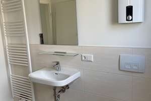 2 Zimmer, 65qm², mit Einbauküche, Terrasse zur Strasse, Keller und Stellplatz – Hauptstrasse 82, 53229 Holzlar, Bonn – Vorschaubild 9