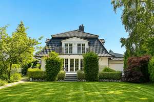 Großzügiges Einfamilienhaus auf traumhaftem Grundstück! Provisionsfrei!