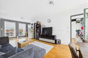 BACKSTEINROMANTIK & GROßE TERRASSE – IHRE NEUE OASE IN KREUZBERG – Berlin – Vorschaubild 4