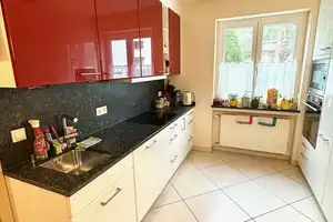 **Sonniger Garten - lichtdurchflutetes Haus - kein Sanierungsstau!!** – München (Kreis) – Vorschaubild 6