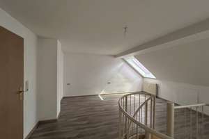 ** 1 Monat Kaltmietfrei * 3-Raum Maisonettenwohnung mit EBK, Carportstellplatz & Balkon** – 4319 Althen-Kleinpösna, Leipzig – Vorschaubild 3