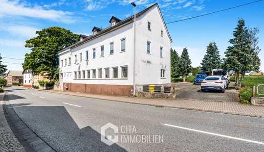 Bild von Wohn- & Geschäftshaus mit 4 Einheiten, Gaststätte & 9 Stellplätzen in Bogel
