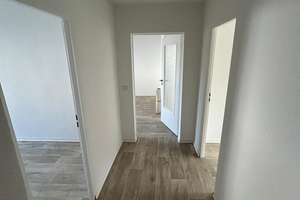 Helle 4-Zi. mit großem Balkon & Laminat in ruhiger Lage!  – Würzburger Straße 36 B, 9130 Sonnenberg, Chemnitz – Vorschaubild 7