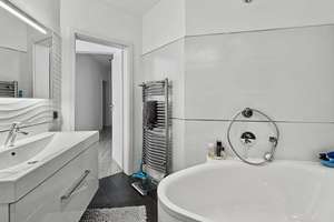 Wohnen mit Charakter: Designstarke 2-Zimmer-Wohnung in Unterbilk/Friedrichstadt – 40215 Friedrichstadt, Düsseldorf – Vorschaubild 11
