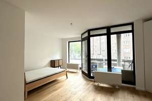 Helles, teilmöbliertes Apartment Kernsaniert (Aufzug, Balkon, Stellplatz)