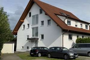 Gepflegte 3 - Zimmer – Souterrainwohnung mit Terrasse und Stellplatz