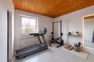 ** Ein Haus mit vielen Möglichkeiten: Großzügigies Zweifamilienhaus mit Dachausbau in Meilenhofen ** – Die vollständige Adresse der Immobilie erhältst du vom Anbieter., 84048 Mainburg – Vorschaubild 25