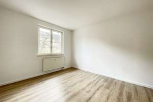 * Helle und freundliche Single Wohnung *  Stellplatz * Balkon * EBK * – Zeißstraße 73, 9131 Hilbersdorf, Chemnitz – Vorschaubild 6