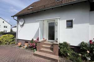 Anwesen mit zwei Einfamilienhäusern und großem Grundstück mitten im Herzen von Rodgau-Jügesheim – Die vollständige Adresse der Immobilie erhältst du vom Anbieter., 63110 Rodgau – Vorschaubild 2
