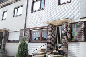 Bremen-Osterfeuerberg | Großzügiges Reihenhaus mit Garten, Keller und Garage – Bremen – Vorschaubild 1