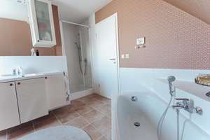 Feldrandlage &Sonnenuntergang, freistehendes Einfamilienhaus mit 224 qm und PV Anlage – Die vollständige Adresse der Immobilie erhältst du vom Anbieter., 74523 Schwäbisch Hall – Vorschaubild 11