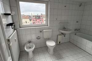 Zentrale 3,5-Zimmer-Maisonette in Essen mit Balkon, 2 Bädern & viel Platz – Steeler Straße 167, 45138 Südostviertel, Essen – Vorschaubild 9