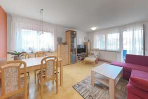 Gepflegte 2-Zimmerwohnung mit Balkon, Tiefgaragenstellplatz und Aufzug in Stuttgart-Zuffenhausen – 70435 Zuffenhausen-Schützenbühl, Stuttgart – Vorschaubild 1
