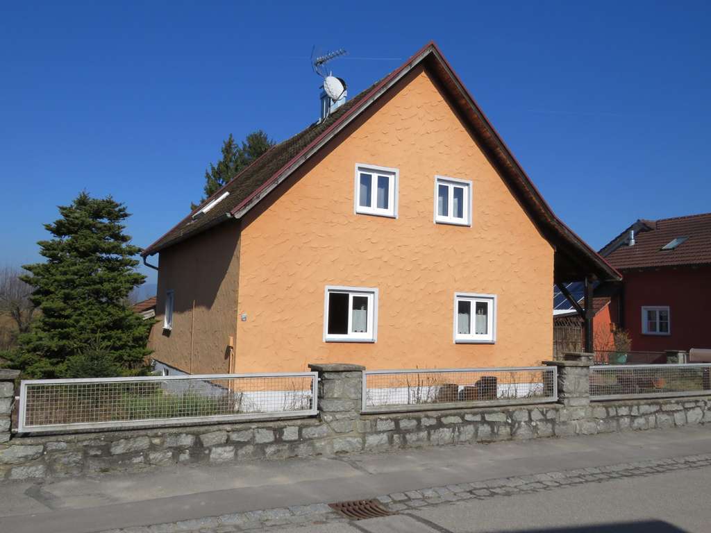 Immobilie in Mariaposching - Einfamilienhaus mit Anbau und Nebengeb. in absolut ruhiger Ortsrandlage zw. Metten u. Niederwinkling - Bild 0