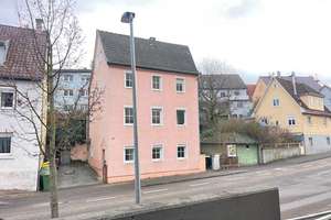 Leerstehendes Dreifamilienhaus mit Garten, Garage und Stellplatz in zentraler Lage von Ludwigsburg – Die vollständige Adresse der Immobilie erhältst du vom Anbieter., 71634 Mitte, Ludwigsburg – Vorschaubild 1