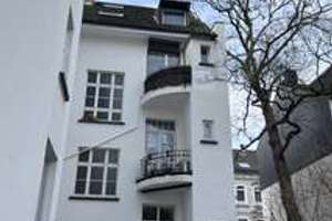 Teilrenovierte Altbauwohnung mit Balkon - guter Grundriss – Petersstrasse 25, 47798 Stadtmitte, Krefeld – Vorschaubild 2