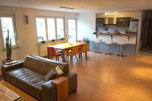 Frisch renovierte 4-Zimmer Maisonette-Wohnung mit 2 Balkons im Herzen der Pforzheimer Nordstadt