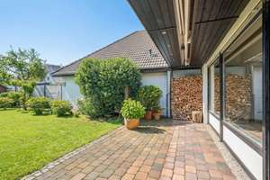 Wohnen auf einer Ebene  - Charmanter Bungalow mit sonnigem Garten und Ausbaupotenzial – Die vollständige Adresse der Immobilie erhältst du vom Anbieter., 30900 Wedemark – Vorschaubild 2