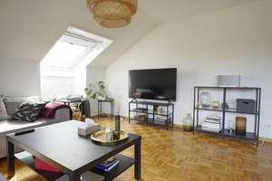 Charmante DG-Wohnung mit EBK und Balkon in S-Büsnau – Die vollständige Adresse der Immobilie erhältst du vom Anbieter., 70569 Büsnau, Stuttgart – Vorschaubild 3